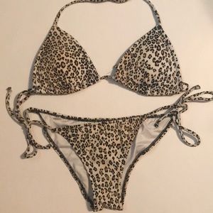 Victoria’s Secret bikini